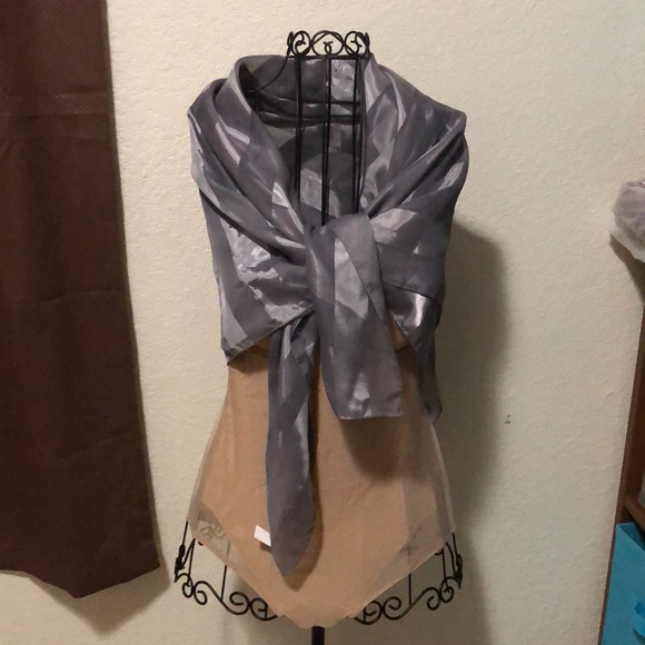 SCARF - Picture 4 of 5